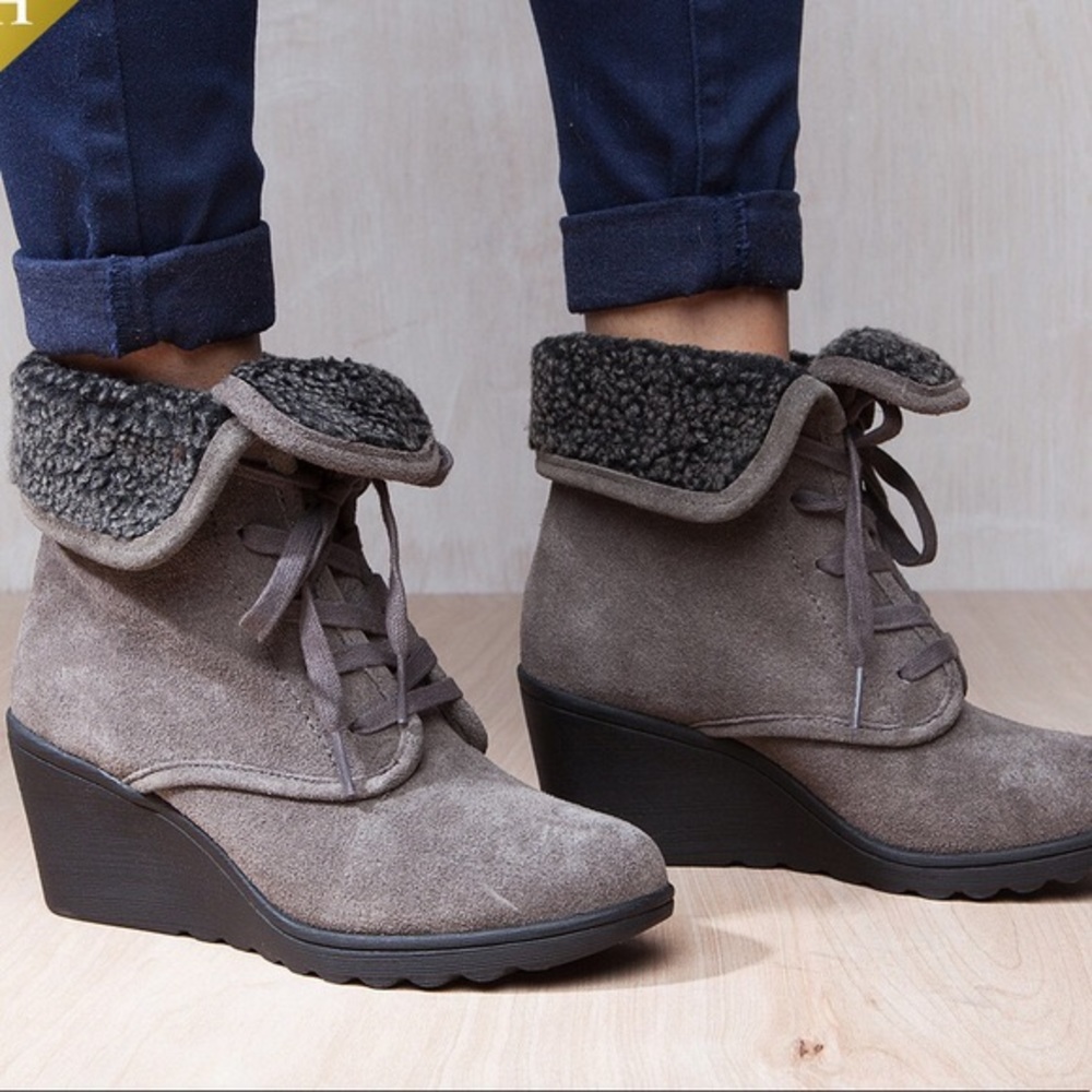 🆕 White Mountain {KOKO} Suede Wedge Heel Faux Fur Lined Booties - Picture 1 of 15